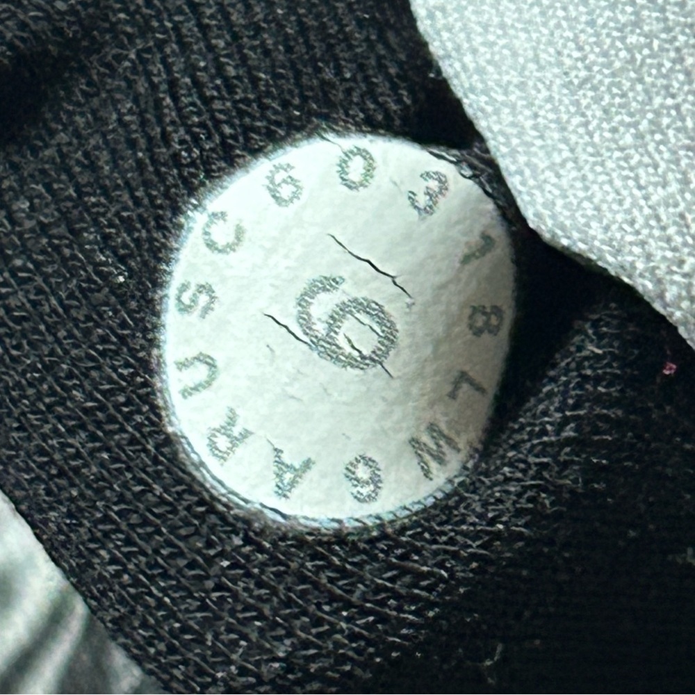 Lululemon Wunder Under Crop *Full-On Luxtreme 21"
Serigraph Starlight Black Sz 6 - Picture 7 of 14